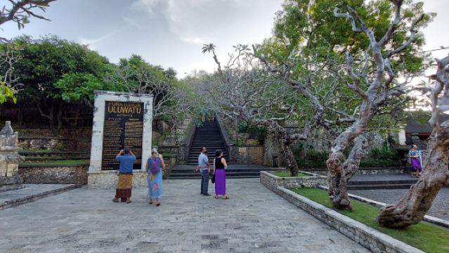 Watersport Nusa dua and Uluwatu Temple Tour