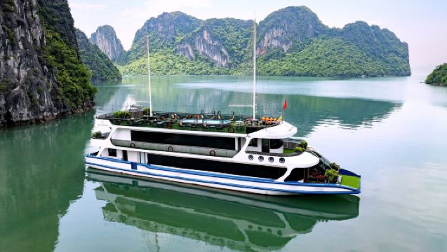 Privat engelsk guide & privat transfer – 5-stjerners luksus Halong Bay dagstur fra Hanoi