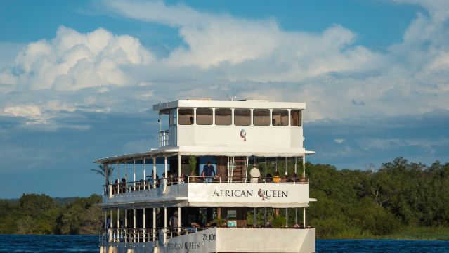 ประสบการณ์ชมพระอาทิตย์ตกบนแม่น้ำแซมเบซี่กับเรือ African Queen