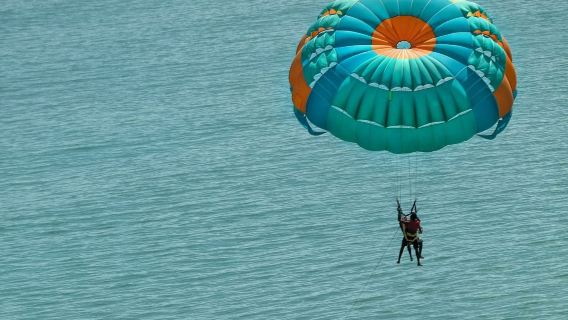 Volo in parapendio da Sharm El-Sheikh sopra il Mar Rosso