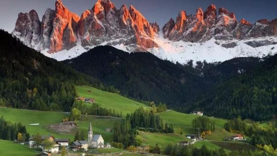 Lawatan Sehari Bahasa Cina ke Pergunungan Dolomites & Tasik Misurina + Cortina, Berlepas dari Venice