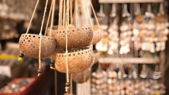 Sigiriya: Coconut Shell & Bamboo Crafting Workshop