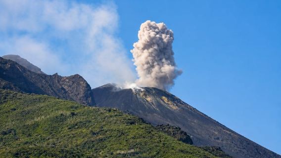 Da Lipari: gita in barca di un giorno a Panarea e Strómboli