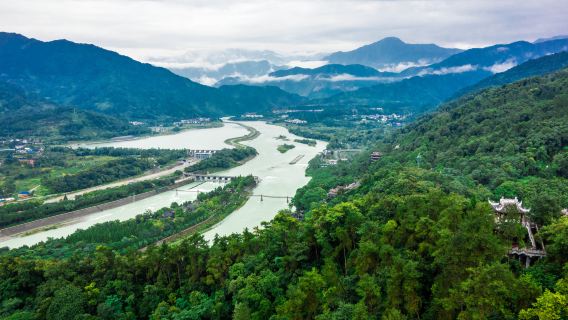 Excursión de un día desde Chengdu a Dujiangyan: puente Nan y "Lágrimas Azules" (disfrutando por la noche de las "lágrimas azules" y las luces del puente Nan)