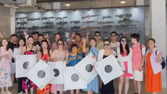 泰國普吉島中文【實彈射擊】真槍射擊/行影記/黃金射手/網紅打卡牆/【神仙半島】側畔/【拉威海鮮市場】附近