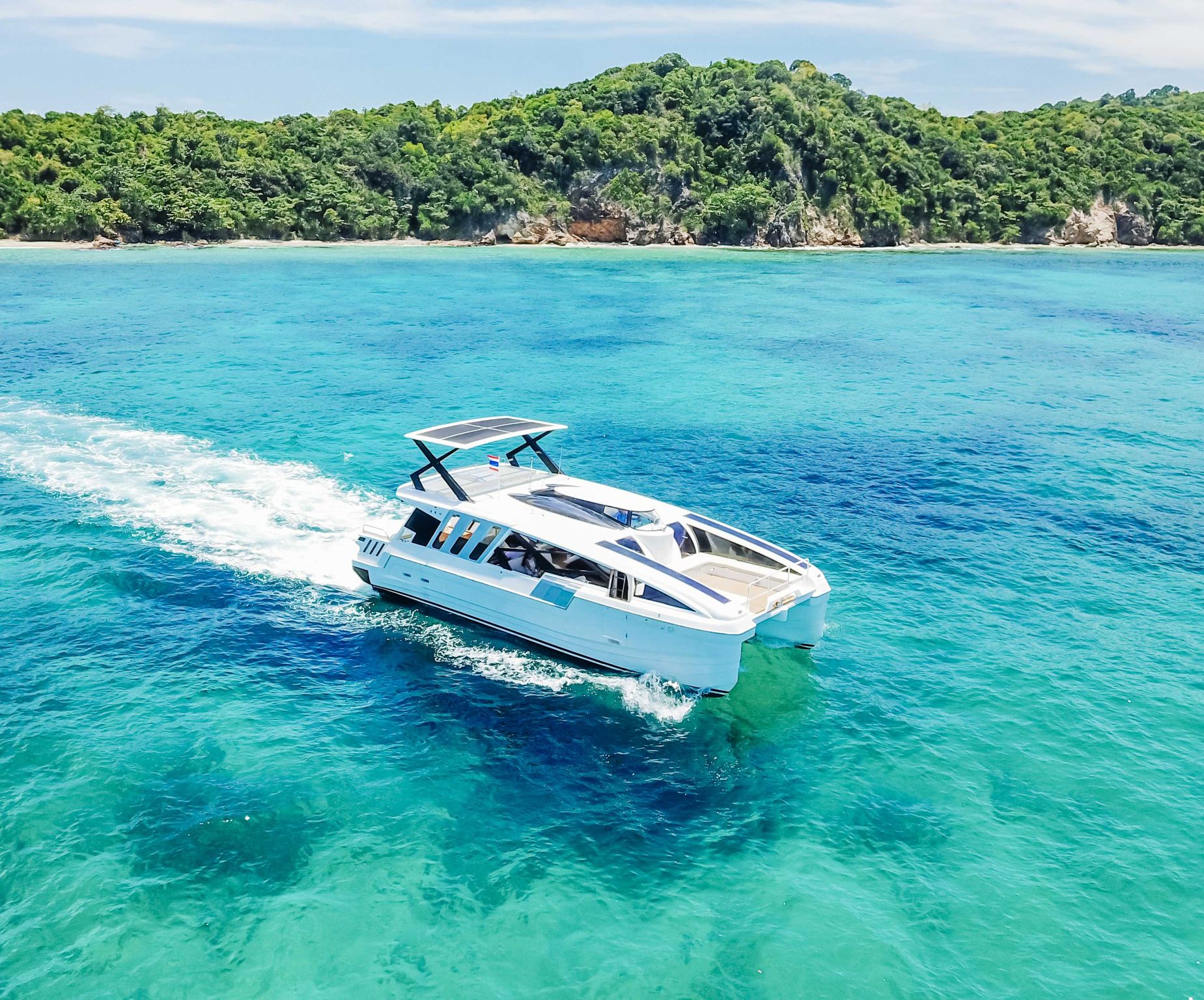 Tour di un giorno al Parco Marino di Tun Sakaran con yacht di lusso esclusivo di Lazy Cat, lo stesso scelto dalle celebrità