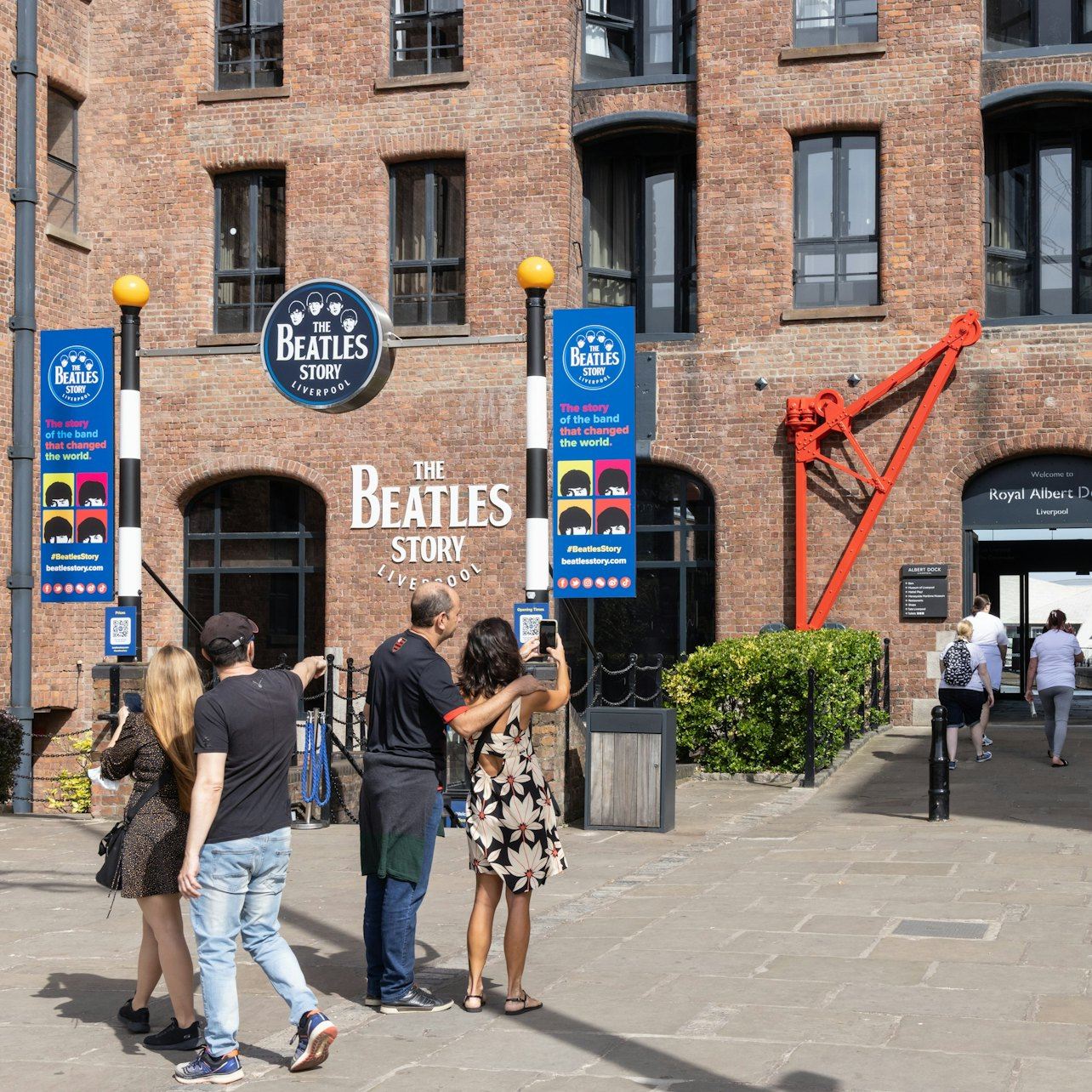 La historia de los Beatles: Entrada