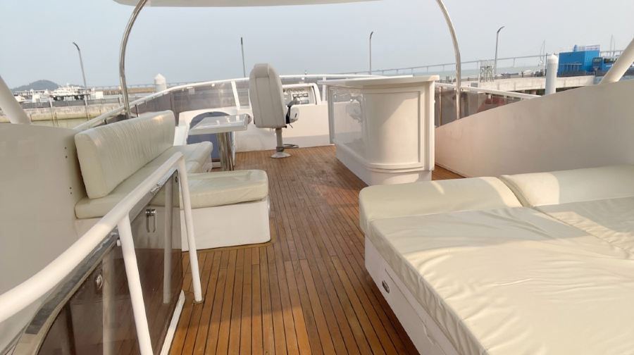 【珠海遊艇租賃】珠海九洲國際 90英尺三層飛橋超級遊艇 包船出海+自駕體驗