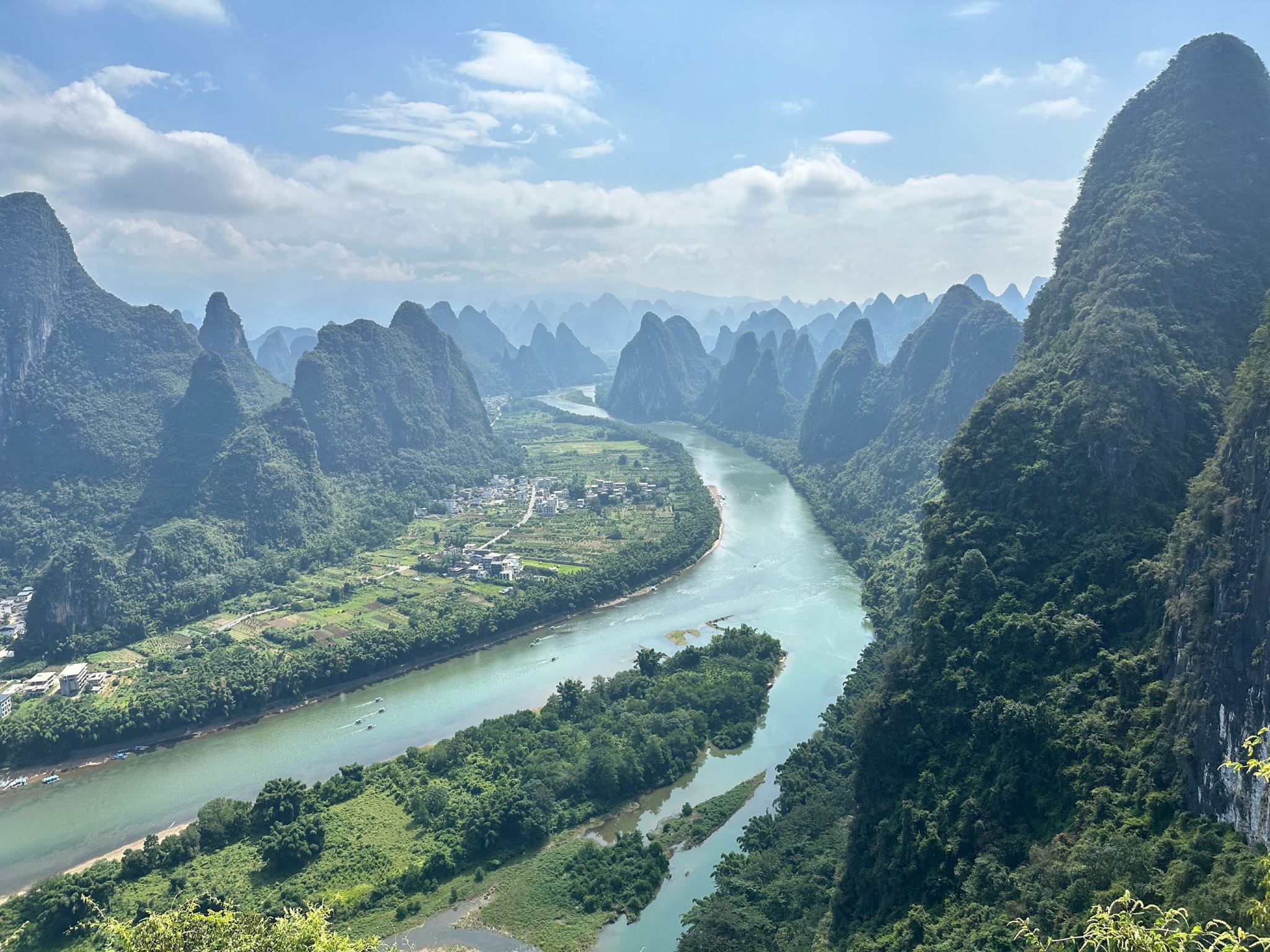 陽朔+遇龍河竹筏漂遊+漓江+相公山一日遊【8人小團|獨立包團】