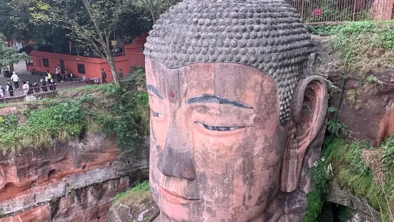 Leshan servicio de coche privado con conductor, guía local, traducción, acompañamiento, traslados, turismo, ferias, inspección comercial, acompañamiento médico