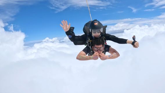 河南安陽高空跳傘官方預約【中國航空運動之都跳傘基地+跳傘過程視訊記錄】