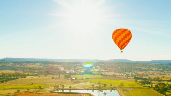 Gold Coast Ballooning with Vineyard Breakfast & Return Transfers