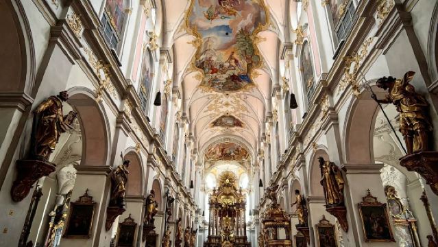 德國斯圖加特市區+保時捷博物館+平治博物館-包車-精選