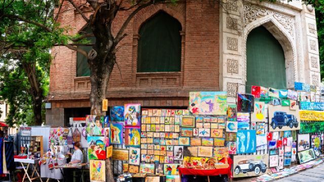 Sculpture Group + Old Town Walls + Ruins + Landmarks + Royal Baths + King's Monument Private Charter Day Tour