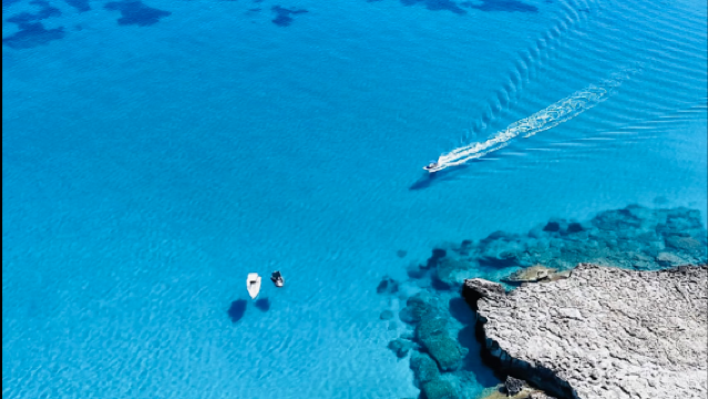 愛神岩見證愛意，庫倫遺址承載歷史，碼頭海港風情無限
