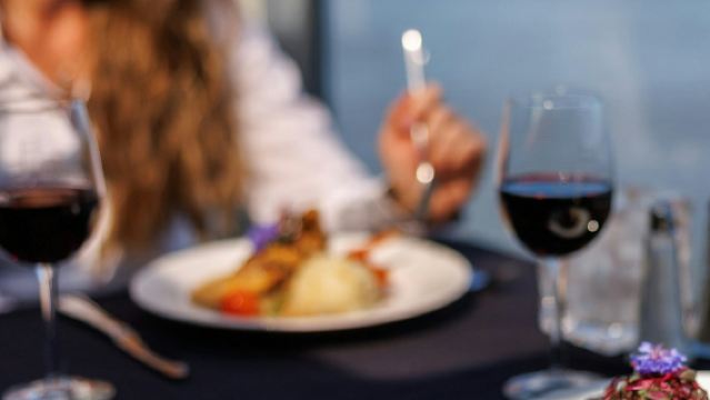 Montreal: 5-Course Dinner Sightseeing Cruise