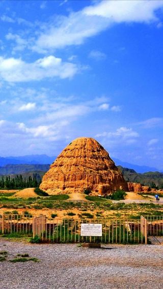 ทัวร์อิสระ | ทริปเที่ยวหนึ่งวันเมืองหยินฉวน | สุสานจักรพรรดิซีเสี่ย + ภาพเขียนบนหินภูเขาเหอหลาน + ประสบการณ์ชิมไวน์ที่โรงกลั่นไวน์หยวนซือ