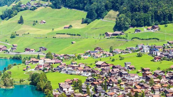 [Sewaan Peribadi Interlaken Switzerland] Oberhofen + Spiez + Thun + Tasik Biru - lawatan sehari - pilihan terbaik