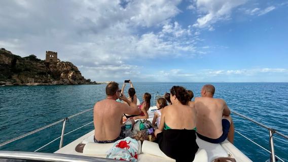 Cefalù: Mini Yacht Tour with Caves, Snorkeling and Open Bar Aperitif