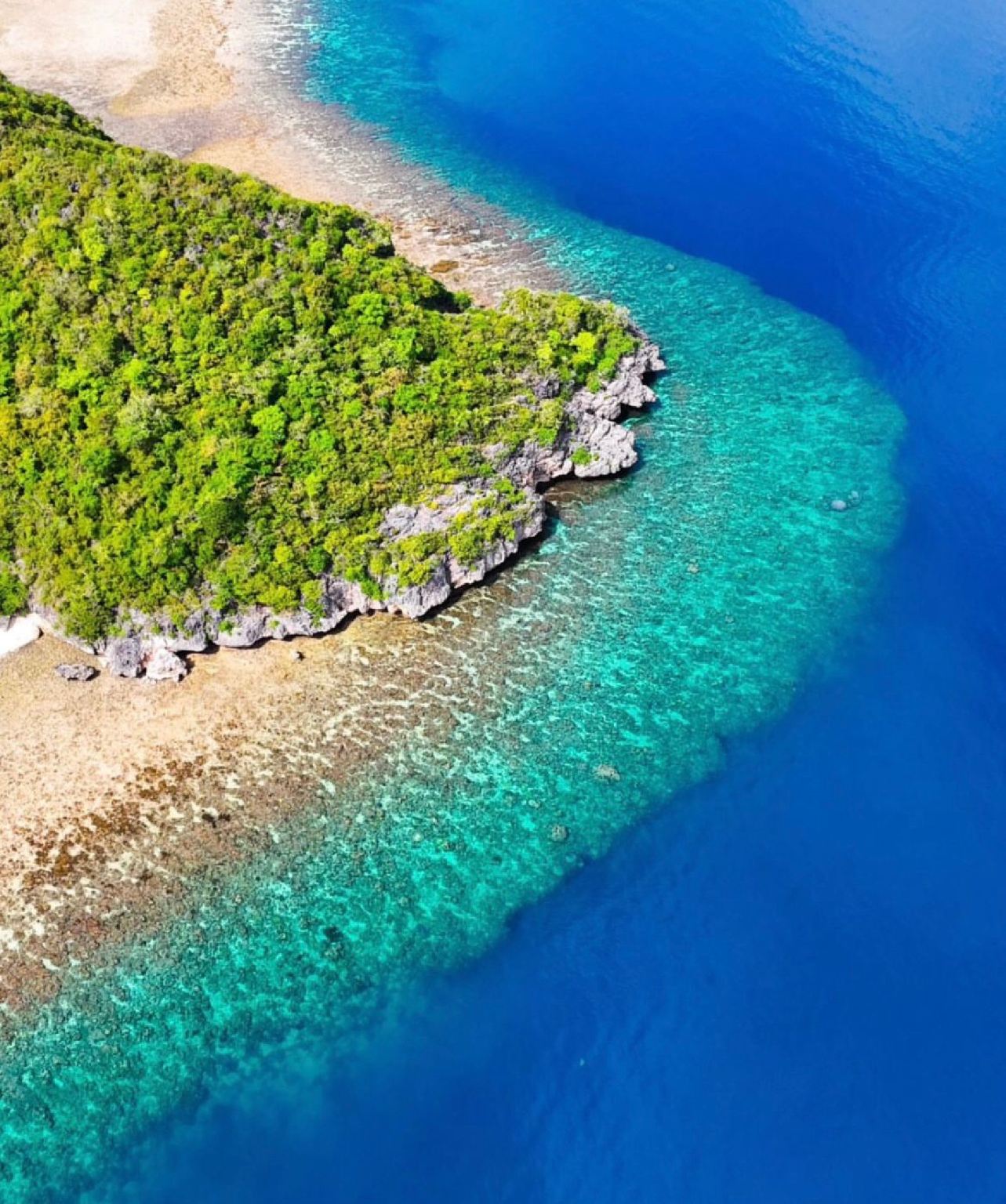 Excursión de medio día a la cueva acuática de Langko en Komodo, Indonesia [Snorkel en la playa|Montaña Silvia|Disponible por la mañana o por la tarde