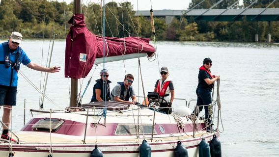 Prueba de navegación en velero en Viena con patrón profesional