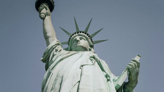 อนุสาวรีย์เทพีเสรีภาพ: ทัวร์พร้อมไกด์ + เกาะเอลลิส (เลือกได้)