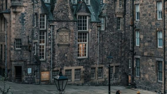 Эдинбург: Экскурсия по району «Королевская миля» с рассказами о привидениях