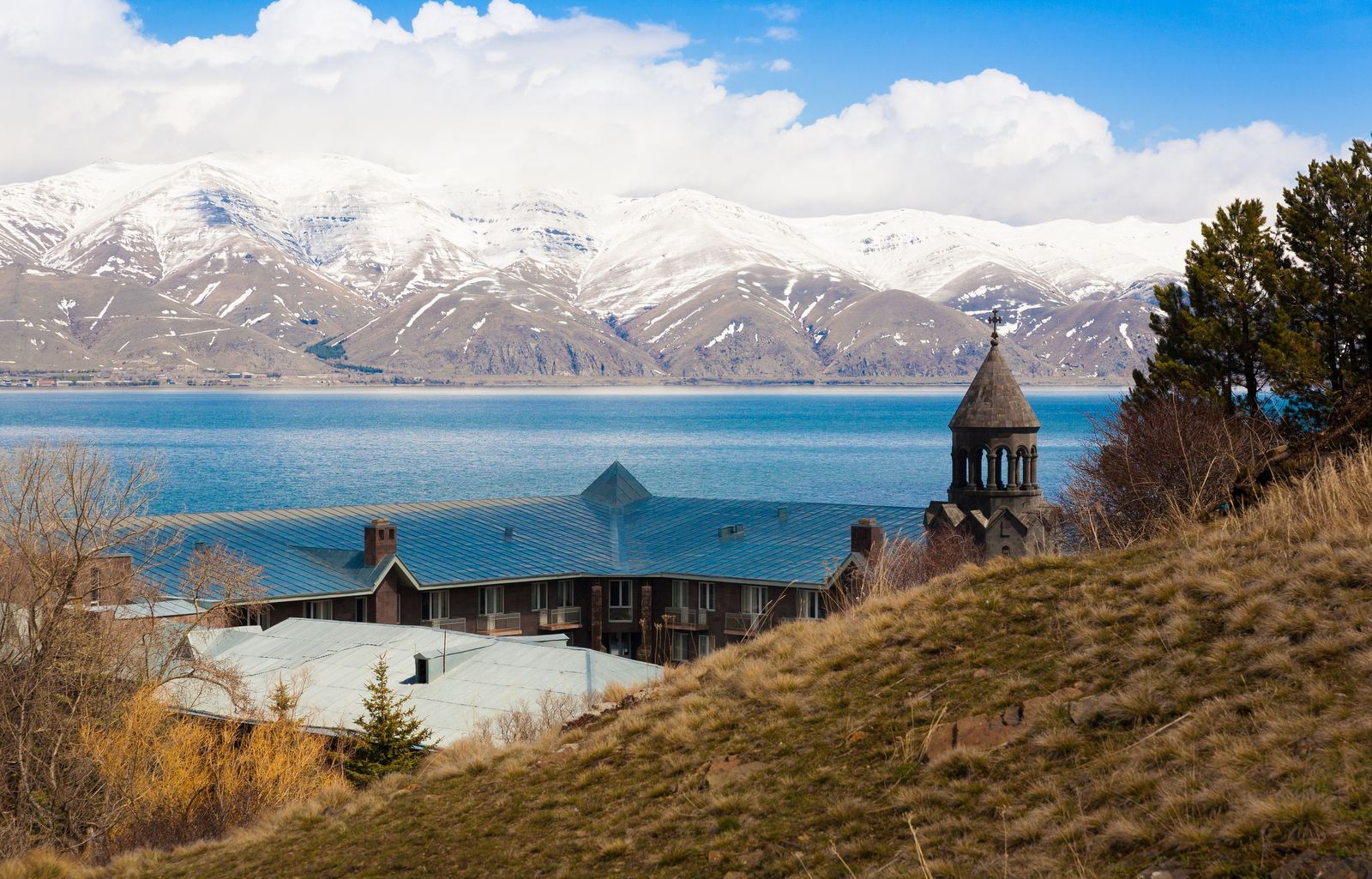 Desde Tiflis: Excursión de un día a Armenia con el lago Sevan + Ereván + monasterio de Sevanavank