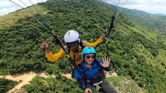 Nha TrangFly Nha Trang Paragliding - Dù Lượn Nha TrangParaglidingFlight Experience