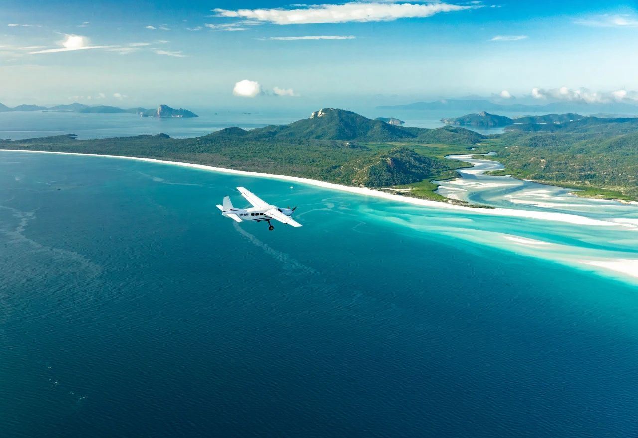 Lazy Cat Australien Reisen Cairns Great Barrier Reef optional 30/40/45/60 Minuten Helikopter-Rundflug Flugzeug Hangar Kuranda Tagesausflug Paket
