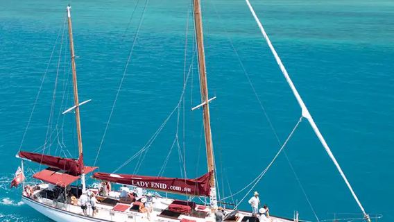 Lazy Cat Whitsunday Islands Lady Enid Klassische Segelboot bei Sonnenuntergang Whitehaven Beach Speedboot Schnorchel- Tagesausflug