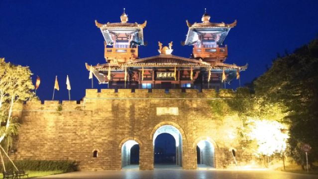 中國湖北+東湖生態旅遊風景區+海合安武漢極地海洋公園一日遊【提供多語種定制遊】