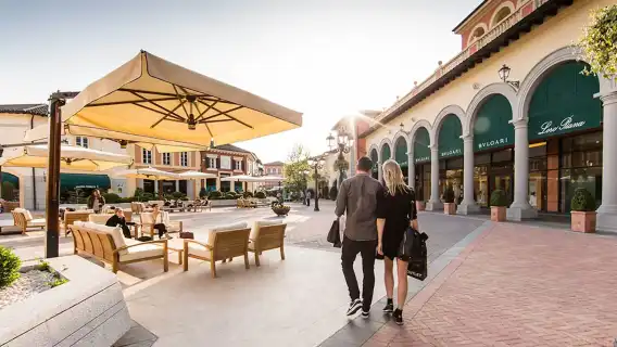 ตั๋วรถบัสไปกลับมิลาน-เซอร์ราวัลเล ดีไซน์เนอร์ เอาท์เลท