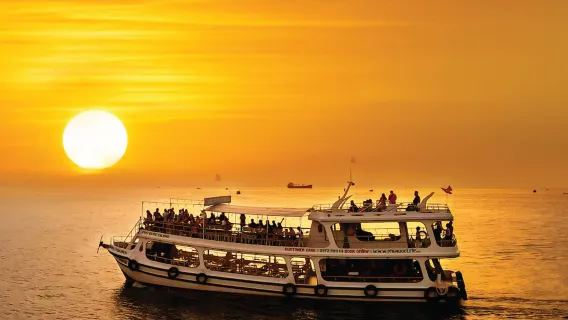 Tour de barbacoa al atardecer y pesca nocturna de calamares en Phu Quoc con cena de marisco