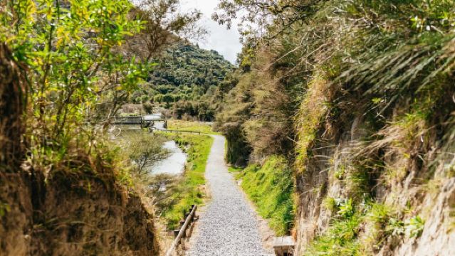 Rotorua: Entrada al valle volcánico de Waimangu y paseo autoguiado