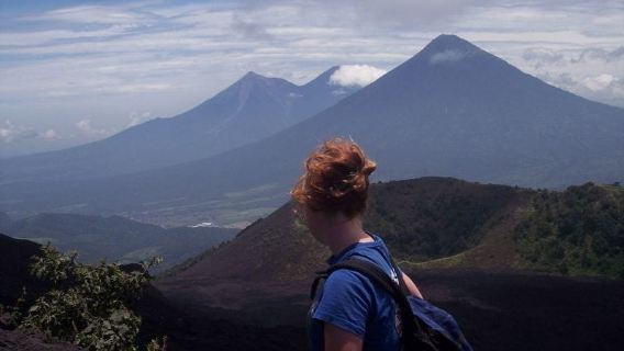 Dari Antigua: Kenaikan Hari Gunung Berapi Pacaya