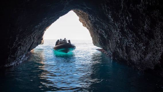 Cala Gonone: Chuyến thám hiểm bằng thuyền nhỏ đến C. Mariolu và C. Goloritzè