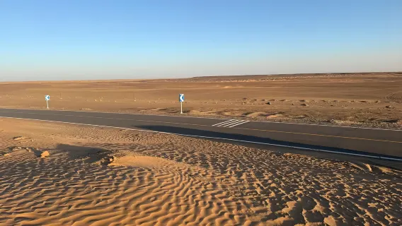 Tour privato di un giorno a Korla, Xinjiang, al villaggio di Lop Nguyen, al deserto del Taklamakan e al fiume Tarim