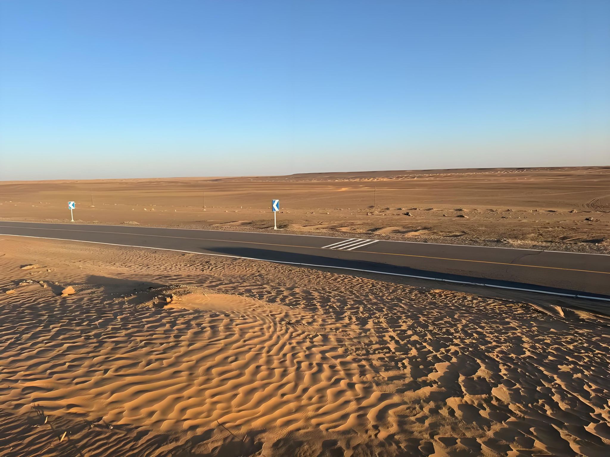 Private Day Tour to Korla, Xinjiang, the Lop Nguyen Village, the Taklamakan Desert, and the Tarim River