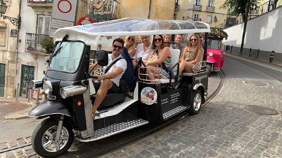 Auténtico tour privado de 4 horas en tuk-tuk: ¡Descubre Lisboa con un guía local!