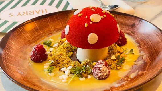 Prenotazione al ristorante Harry's Dolce Vita Londra, tesoro culinario a Londra, Inghilterra, Regno Unito, prenota il dolce ai funghi virale