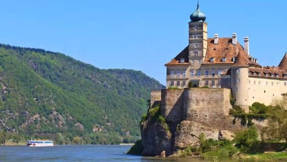 Vienna round-trip: Romantic Danube River + Wachau Valley 1-day tour (English-speaking group)|Some admission tickets included)