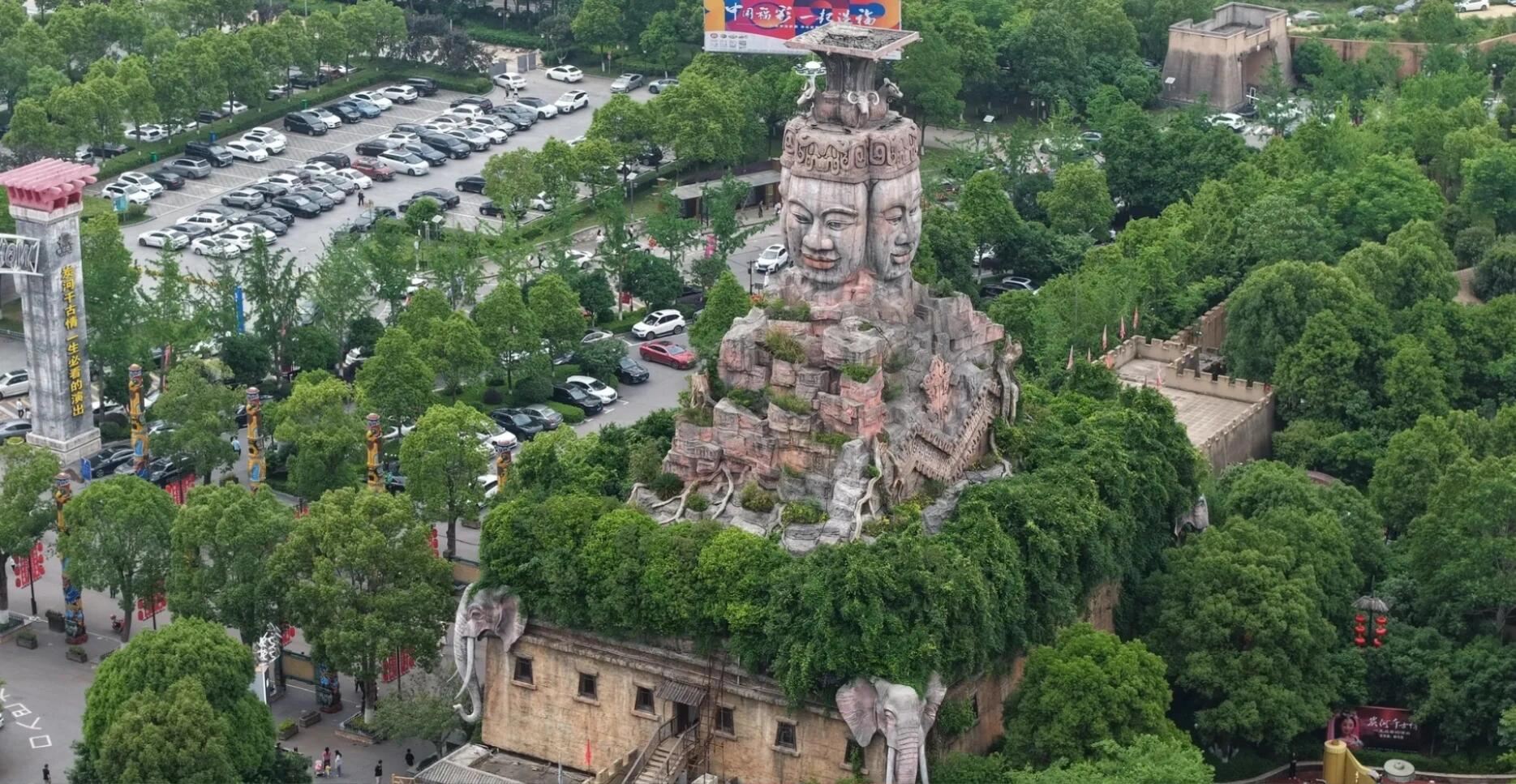 Hunan Ningxiang Bronze Museum + Tanhe Ancient City + Oriental Heritage 1-day tour with English service, round-trip from Changsha