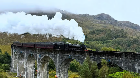 Edinburgh Departure: Glenfinnan Viaduct + Glencoe + Highlands Day Tour from the UK