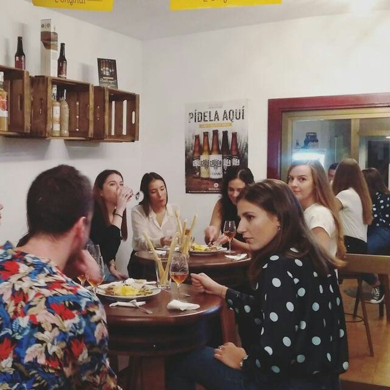 Córdoba: Guided Wine & Tapas Tasting