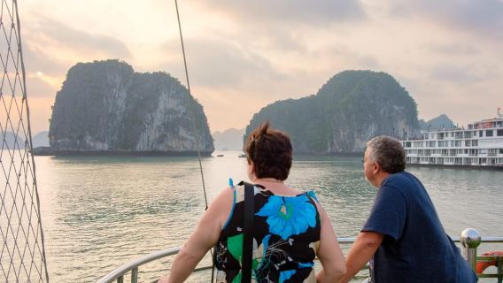 ฮาลองเบย์: ล่องเรือหนึ่งวันจากท่าเรือฮาลอง ทัศนศึกษาชายฝั่ง