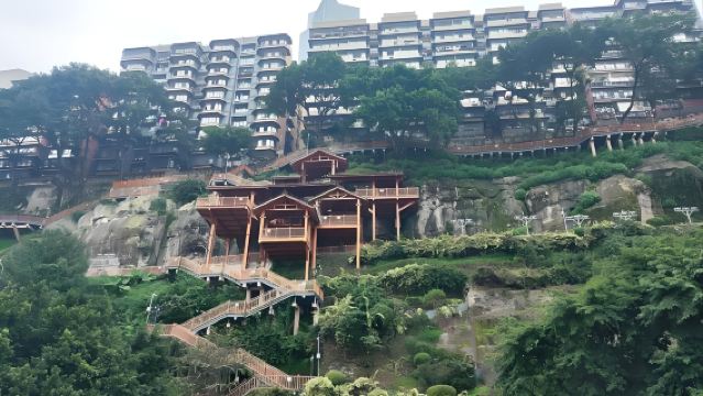 重慶英語ミニグループナイトツアー:解放碑、洪崖洞民俗文化エリア、李子壩、戴家巷