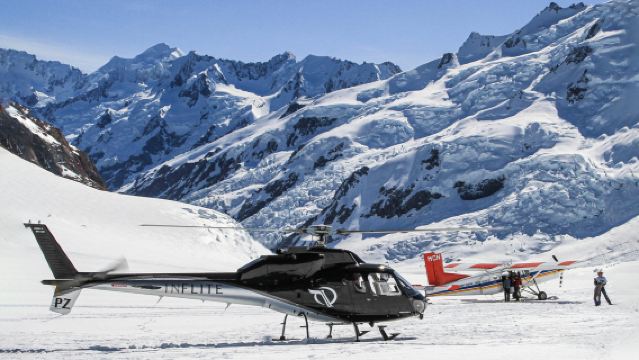 ประสบการณ์ท่องเที่ยวแบบคู่บนเครื่องบินเฮลิคอปเตอร์และเครื่องบินหิมะที่ธารน้ำแข็งแทสมัน ภูเขาคุก (รวมการลงจอดบนยอดเขา หาช่วงเวลาได้หลากหลาย)