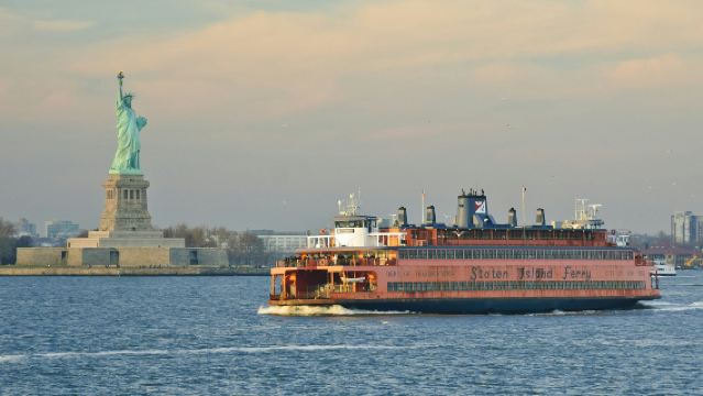 New York City Half Day World Trade Center and Wall St Walking Tour