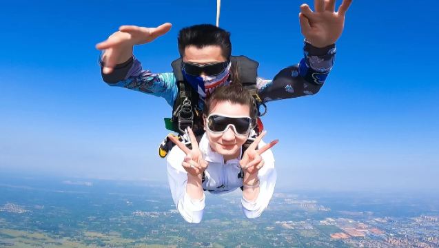 山東青島4000公尺跳傘中國國內青島高空跳傘雙人跳傘旅遊【4000公尺自由落體+專業高清攝影+影片剪輯】
